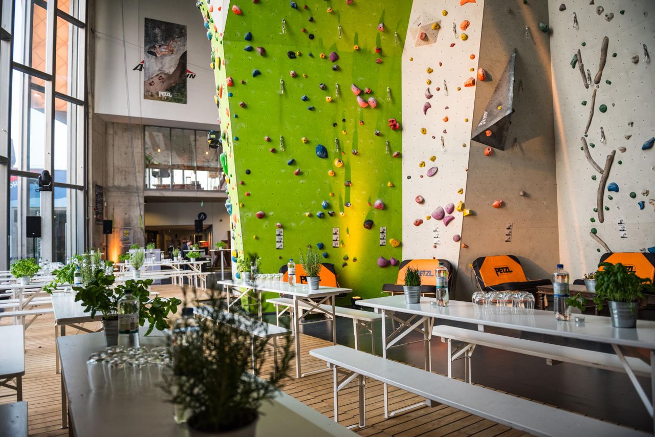 Rest der Welt   Nordwand Kletterhalle image 0