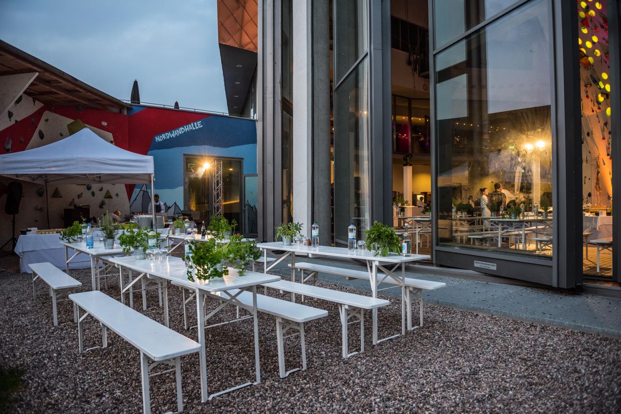 Rest der Welt   Nordwand Kletterhalle image 1