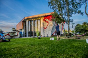 Rest der Welt   Nordwand Kletterhalle image 5