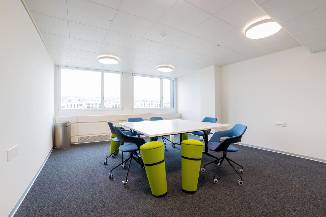 Zürich Kundengespräch Schulungsräume Raumvermietung in ZH Altstetten image 7