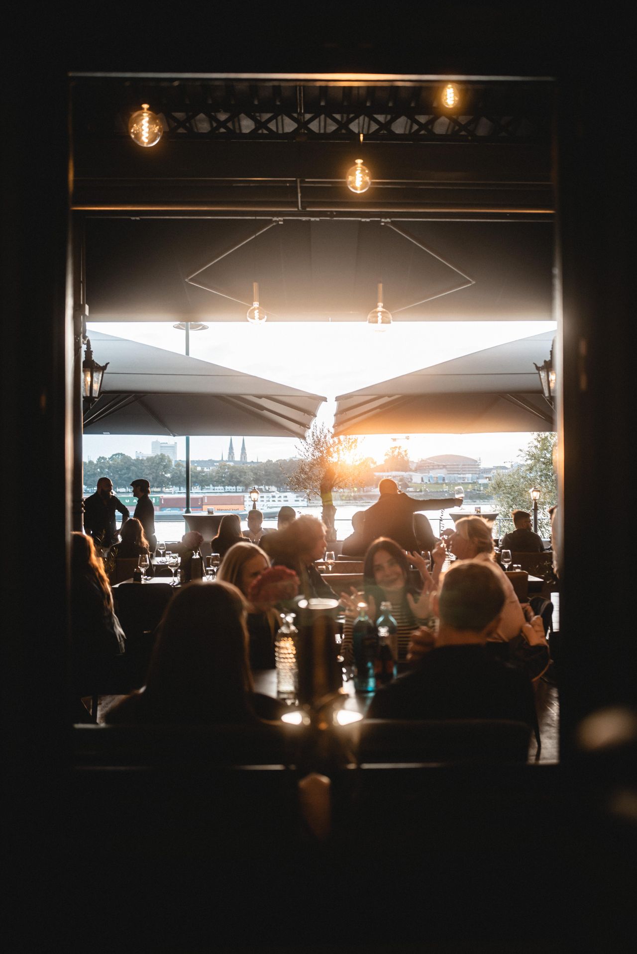 Rest der Welt   Bahnhöfchen | Restaurant, Bar & Lounge image 0