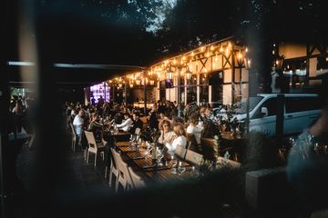 Rest der Welt   Bahnhöfchen | Restaurant, Bar & Lounge image 2