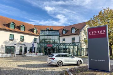Rest der Welt Kundengespräch Tagungshotels ATOMIS Hotel Munich Airport by Mercure image 0