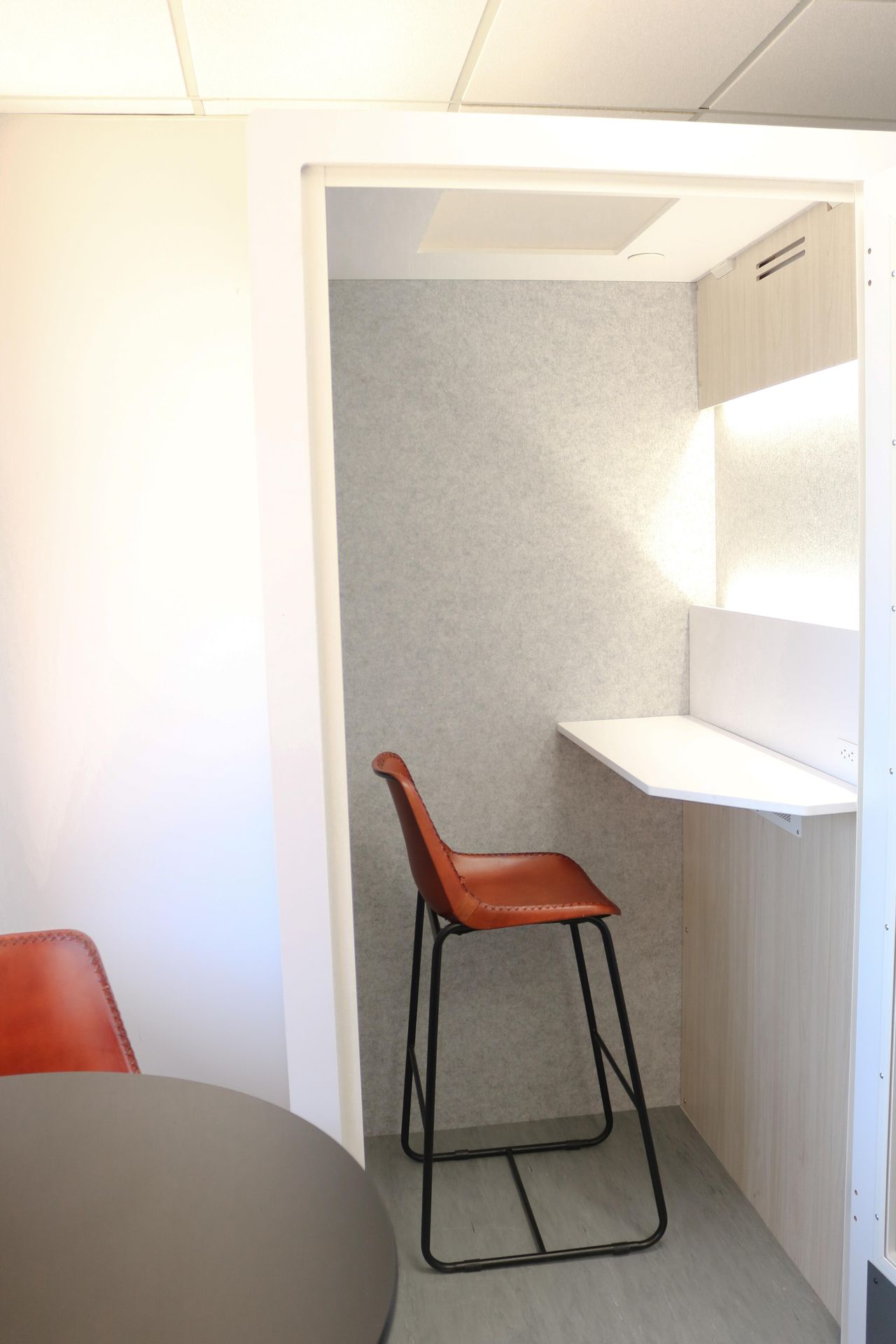 Rest of the World Mobile Working Coworking space Central Office and CoWorking image 7