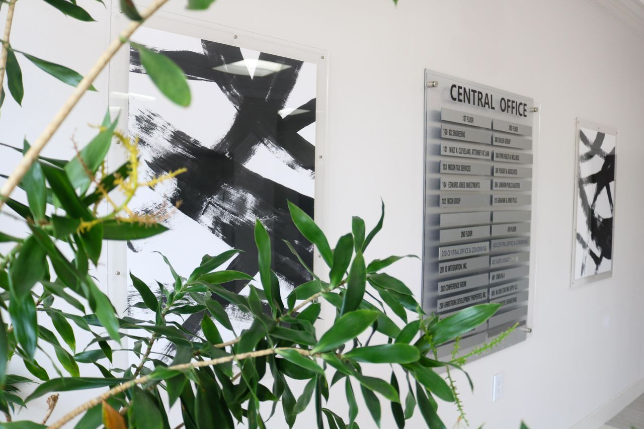 Rest of the World Mobile Working Coworking space Central Office and CoWorking image 12