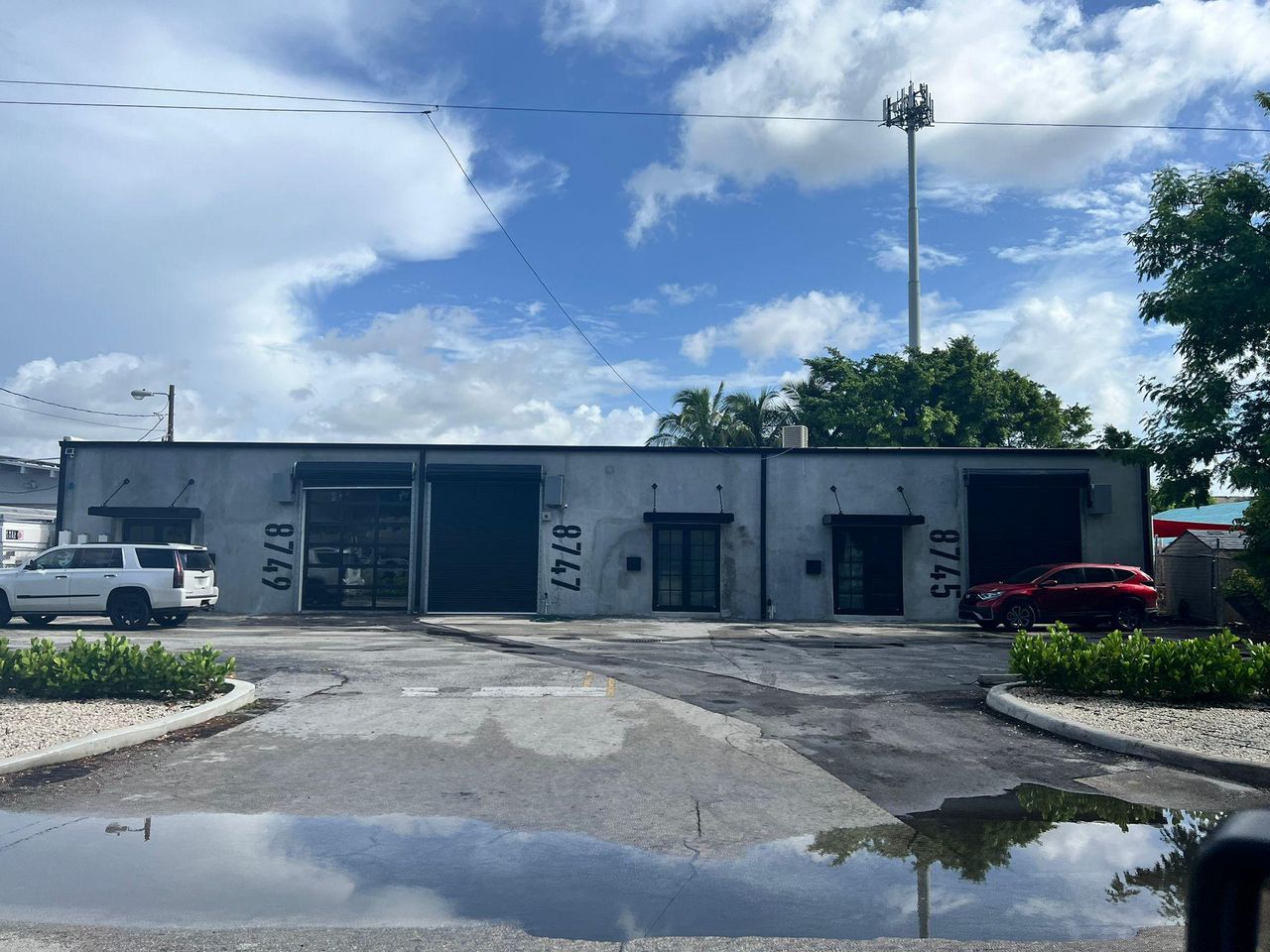 Rest der Welt Coworking Coworking spaces Industrial, Modern & Comfy Office Space in The Falls, FL image 13