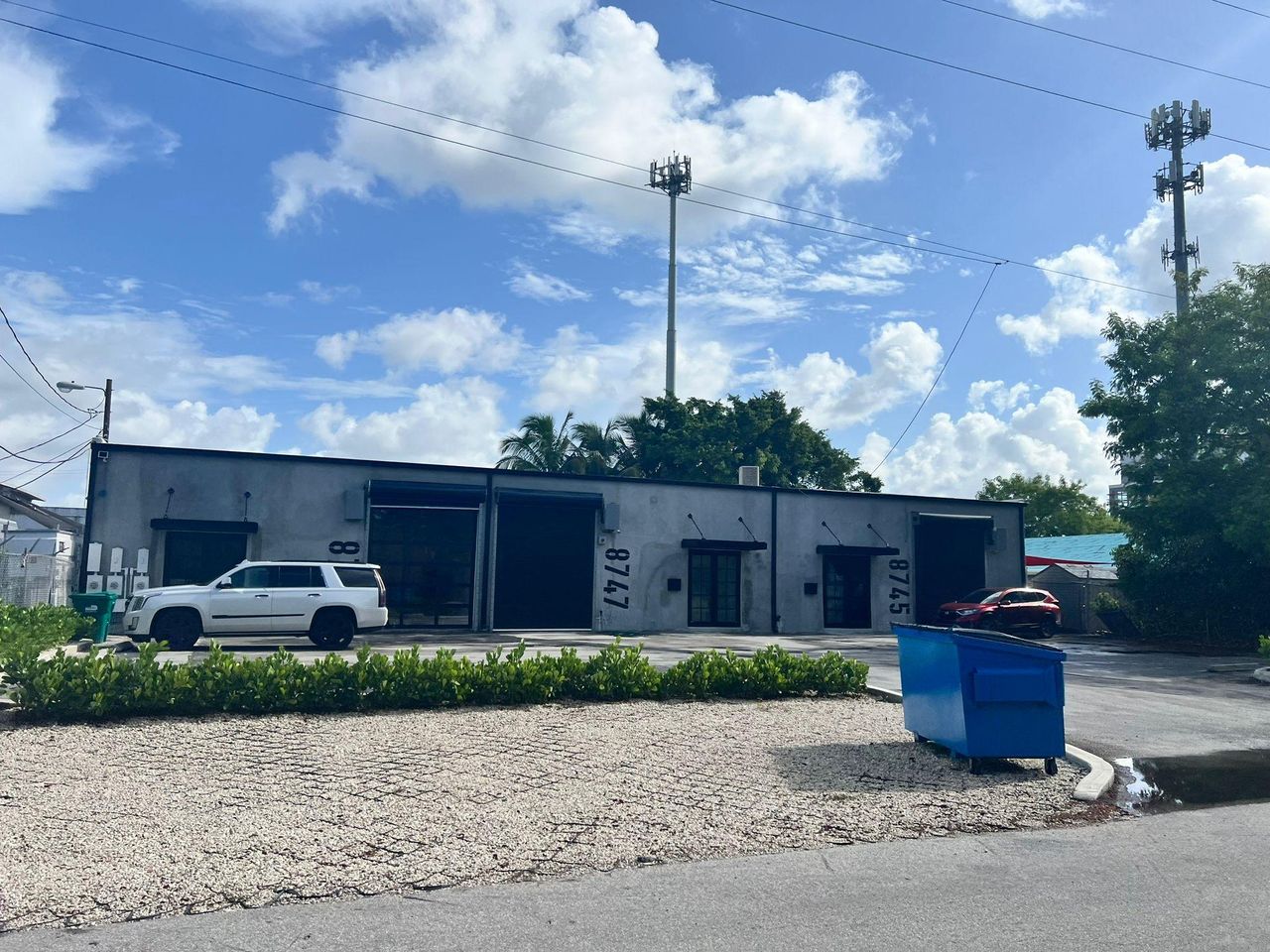 Rest der Welt Coworking Coworking spaces Industrial, Modern & Comfy Office Space in The Falls, FL image 14