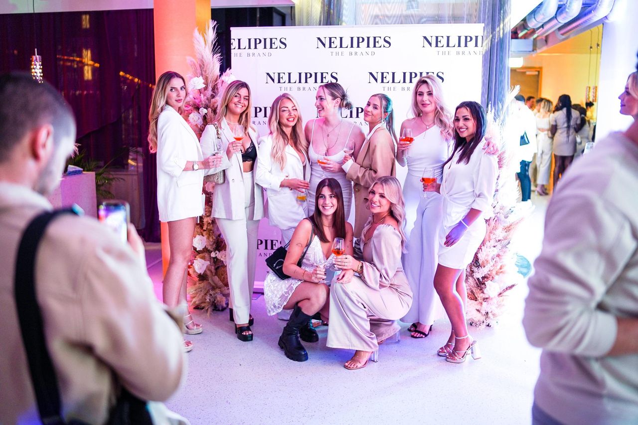 Hamburg Kundengespräch Seminar rooms Hamburger Ding - Coworking und Eventspace image 5