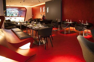 Berlin Offsite Meeting Restaurant THE FOX Bar & Restaurant @ Hotel Q! image 1