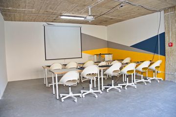 Rest van de wereld   IT-Schule KIBERone image 1