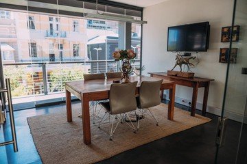 Kapstadt conference rooms Meetingraum Inner City Ideas Cartel - Meeting Room 1 image 0