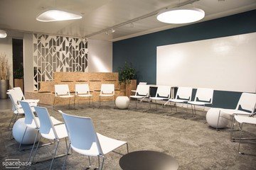 Berlin training rooms Meetingraum OffX Work & Share - CoOffice Space image 1