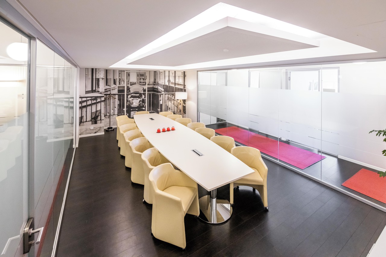 Rent Satellite Office Gutruf Haus Neuer Wall Jungfernstieg Konferenzraum Elbesaal Hamburg Spacebase