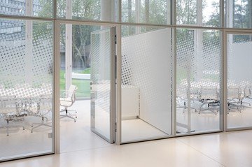Düsseldorf conference rooms Salle de réunion Sky Office Düsseldorf - Our Boardroom (max. 10 PAX) image 0