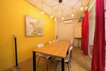 Paris workshop spaces Espace de Coworking Eat Two Work - 14pax image 5