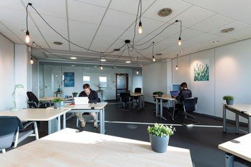 Köln Coworking Space Lichtdurchfluteter Meeting-Raum in Köln image 2