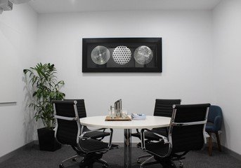 Brisbane workshop spaces Meetingraum Meeting Room - "La Trobe" Studio 42 Workspaces CA image 0