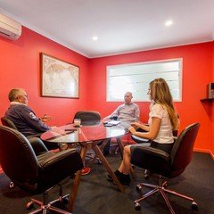 Brisbane conference rooms Salle de réunion Scarborough Business Centre - Red Meeting Room image 0