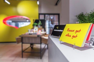 Rent Maggi Kochstudio Maggi Kochstudio Heller Meetinglocation Im Stadtzentrum Frankfurt Spacebase