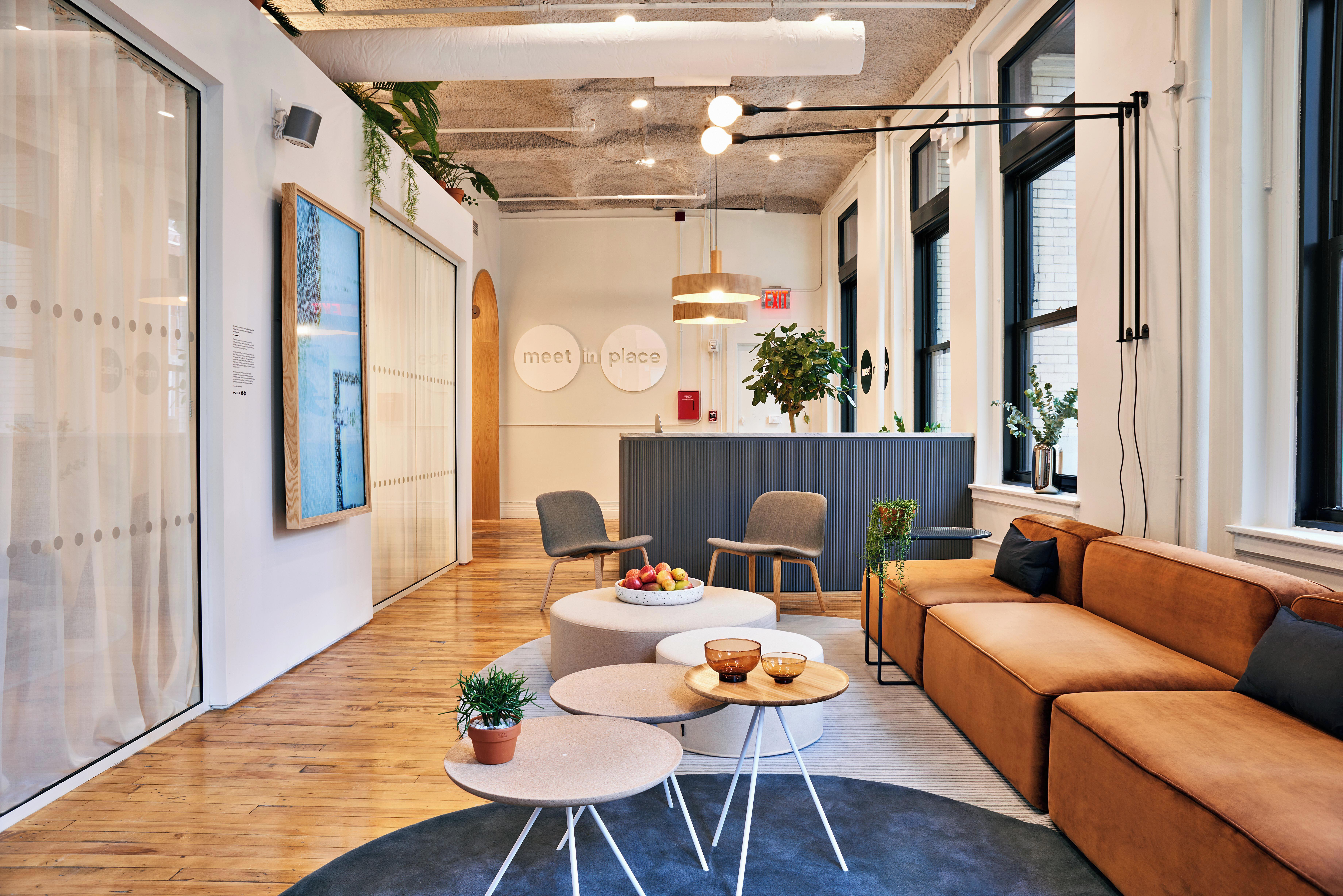 Rent Meet in Place SoHo, NYC Meeting room in SoHo New York Spacebase